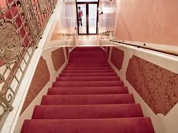 Hotel Nazionale Venedig 3*,
