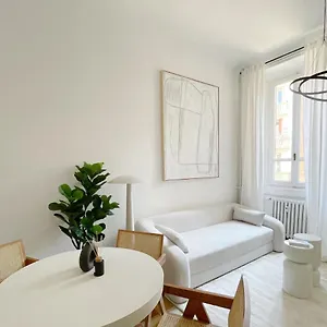 casa-unica-milano-typical-charming-apartment-navigli-ii.it-lombardy.com/