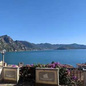 Gina's Riva di Solto