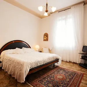 room-cavour-nearby-cinqueterre.hotelitalianriviera.com/