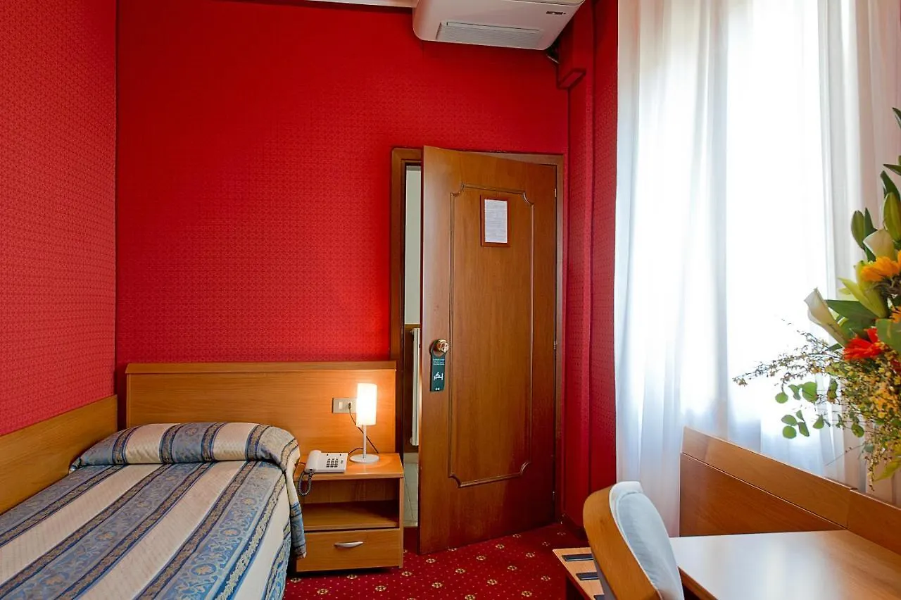 Hotel Nazionale Venice 3*,  Italy